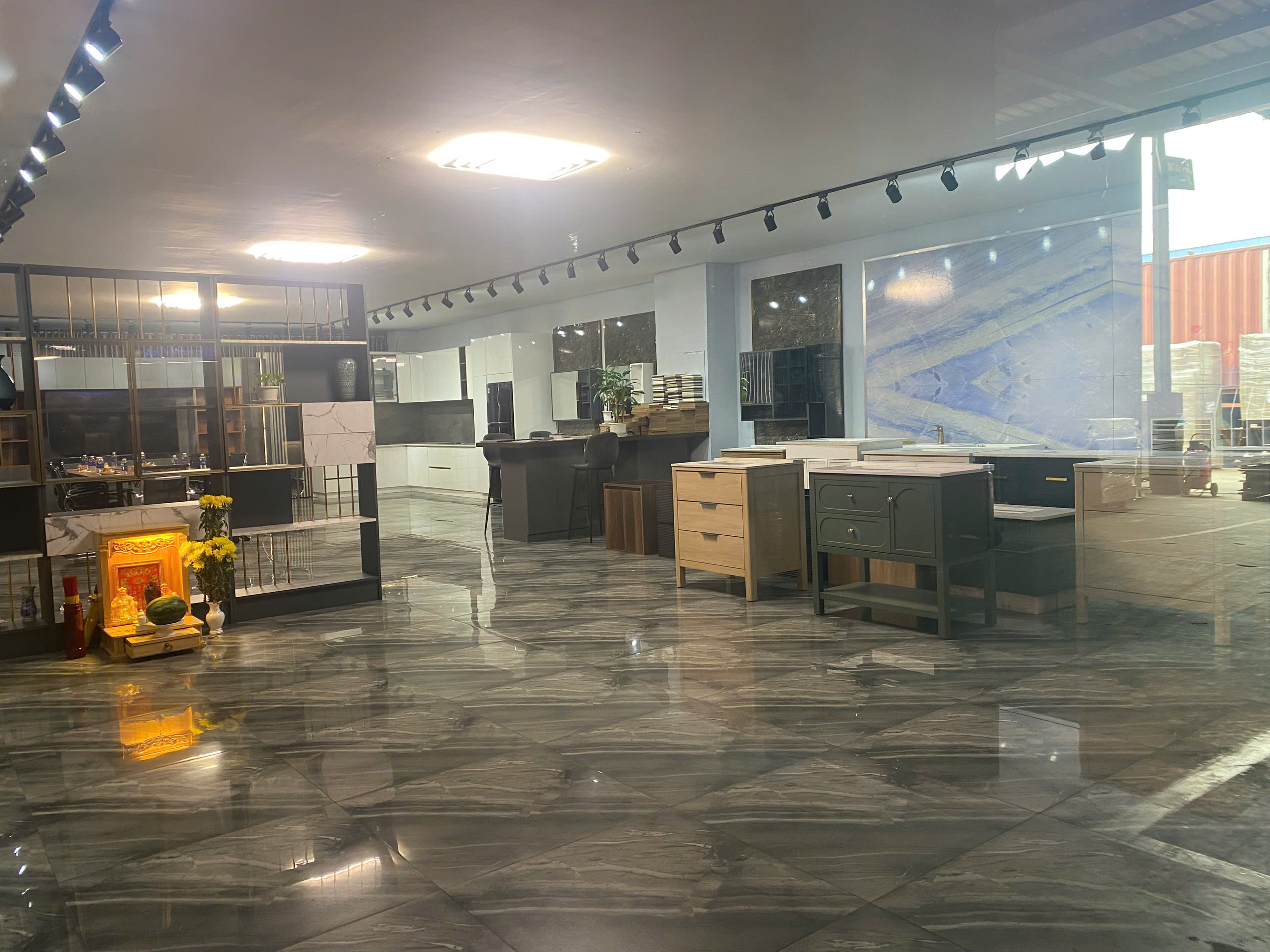 Sample room 1.jpg